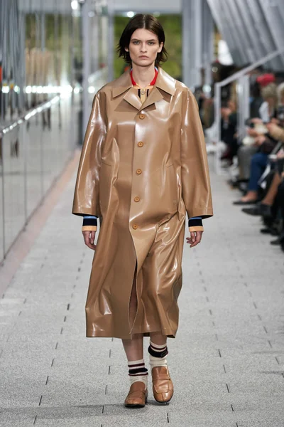 Look 1